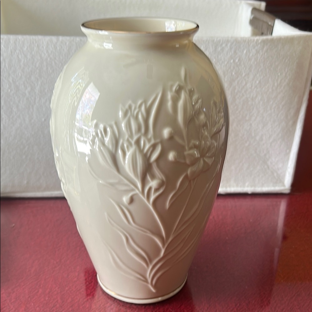Chic Lenox Cream Embossed Vase